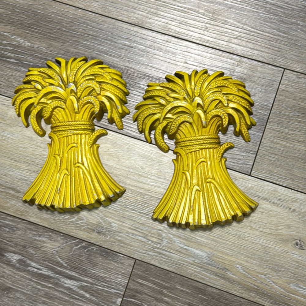 Vintage cast iron Sexton wheat wall decor